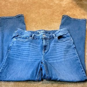 Womens Muarices Midrise Skinnies.        Size 14 regular